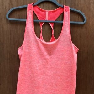 Under Armour workout tank - fluor. orange. Small